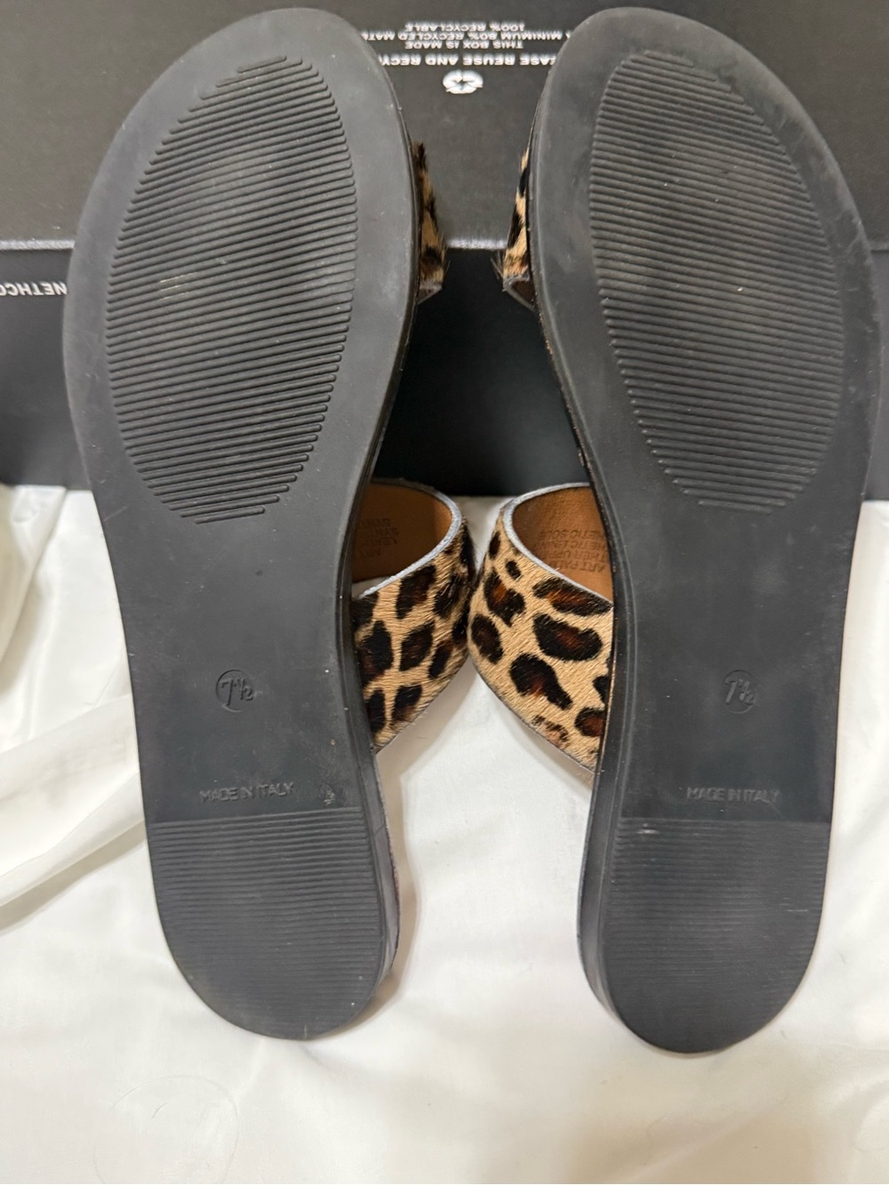 Kenneth Cole Palm flat toe loop calf hair sandals - Picture 10 of 10